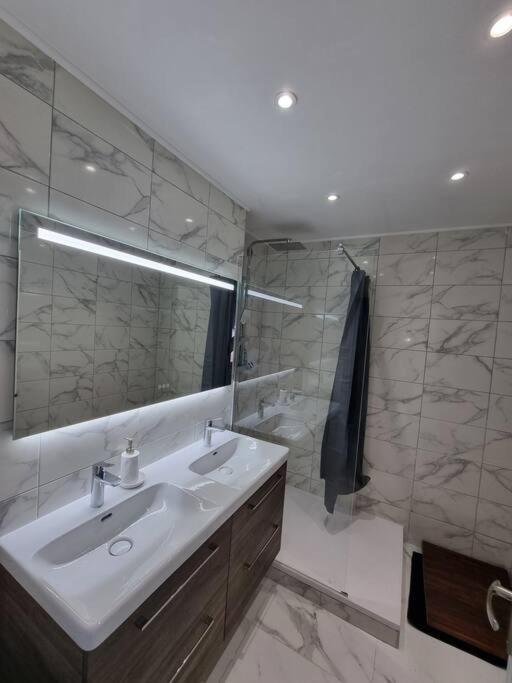 Appartement Vue Mer Avec Parking Gratuit Sur Place Bastia  Exterior foto